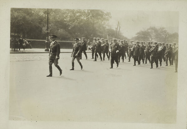 [New York Album: Decoration Day Parade, Procession], Berenice Abbott (American, Springfield, Ohio 1898–1991 Monson, Maine), Gelatin silver print 