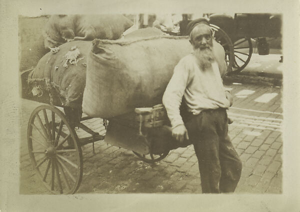 [New York Album: Ragpicker on the Lower East Side], Berenice Abbott (American, Springfield, Ohio 1898–1991 Monson, Maine), Gelatin silver print 