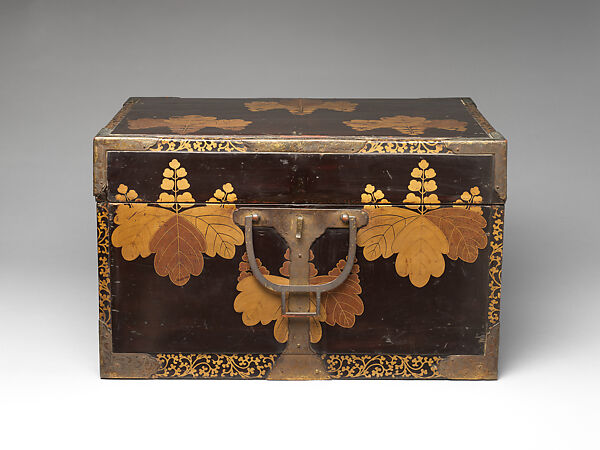 Portable Chest (Hasami-bako) with Paulownia Crests, Lacquered wood with gold hiramaki-e and e-nashiji, Japan