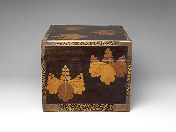 Portable Chest (Hasami-bako) with Paulownia Crests, Lacquered wood with gold hiramaki-e and e-nashiji, Japan