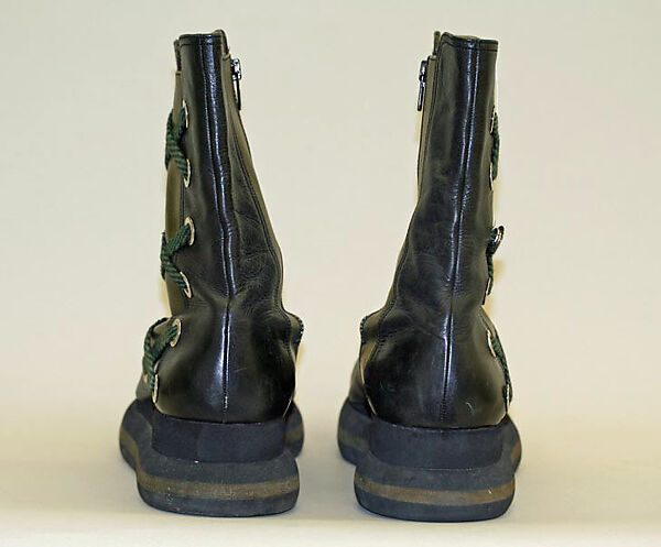 Ski ensemble, Pierre Cardin (French (born Italy), San Biagio di Callalta 1922–2020 Neuilly), (a) linen, plastic (polyurethane); (b, c) leather, French