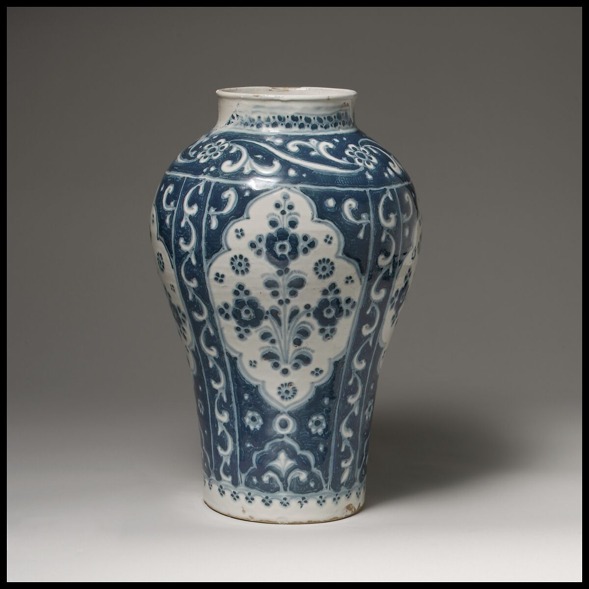 Jar, Tin-glazed earthenware, Mexican 