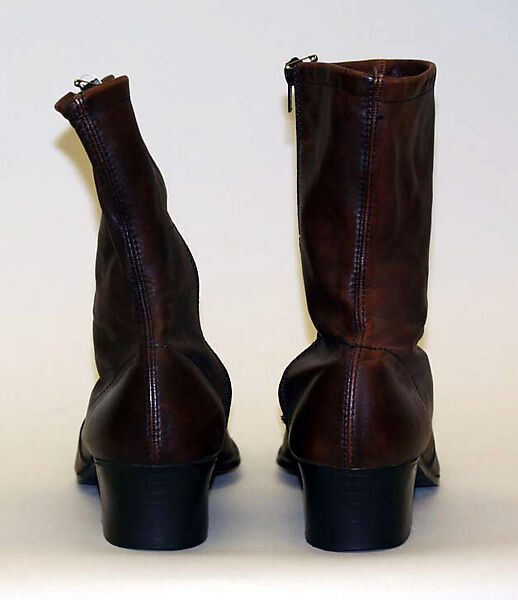 Ensemble, leather, metal, American or European
