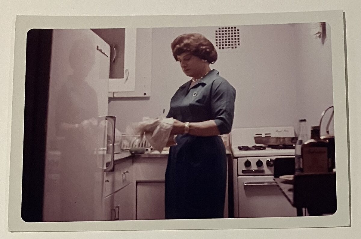 [Gail in her kitchen], Unknown, Chromogenic print
