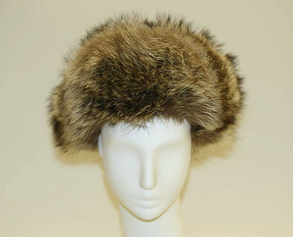 Ensemble, Turnbull &amp; Asser (British, founded 1885), (a) cotton, leather
(b) cashmere wool
(c, d) leather
(e) fur, European