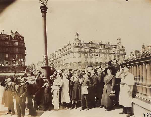 Pendant l’Éclipse, Eugène Atget  French, Printing-out paper