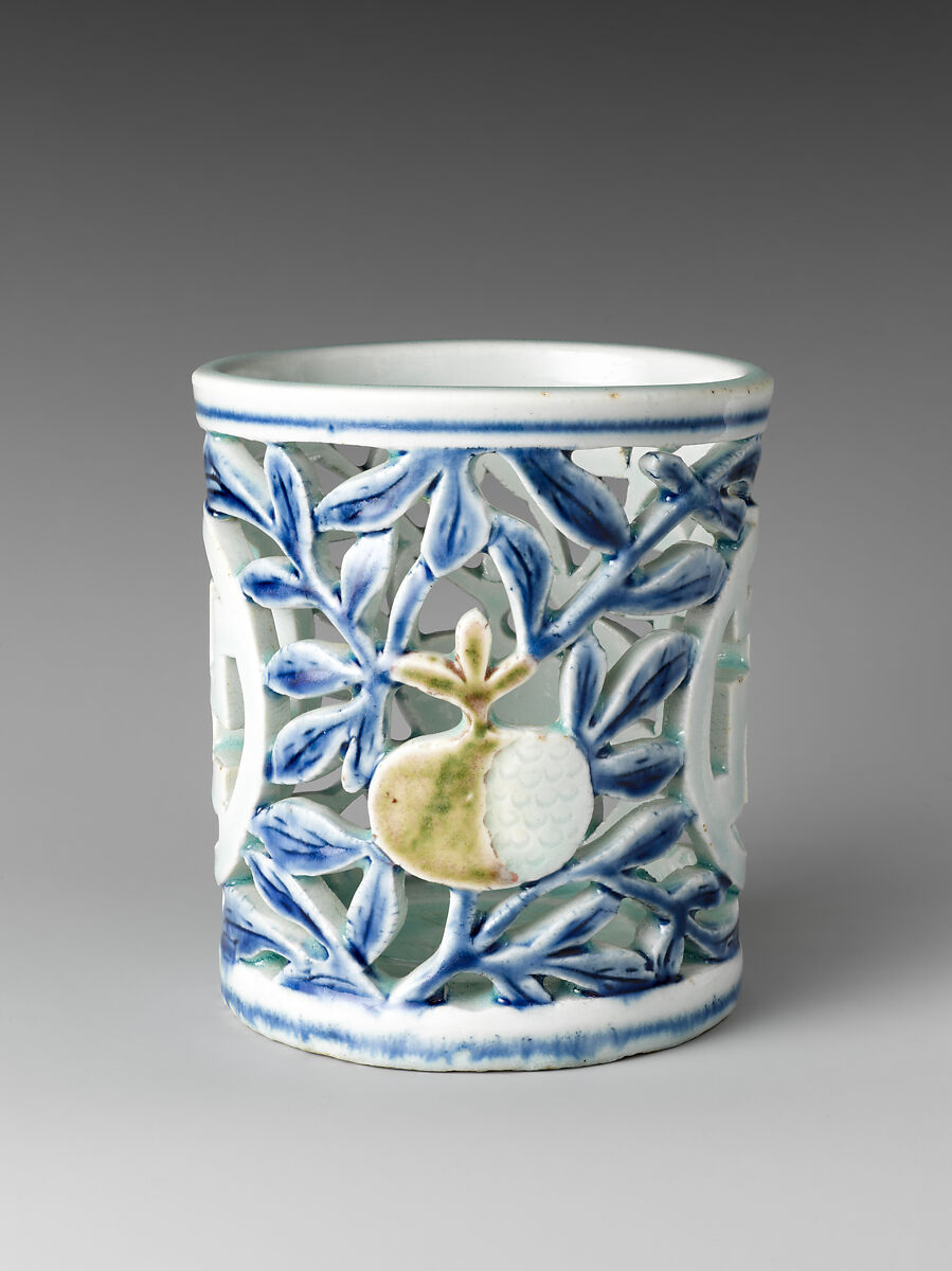Brush holder with pomegranate and inscription, Porcelain with underglaze cobalt blue and copper red, Korea