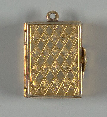 Locket, Gold-filled metal, photographs