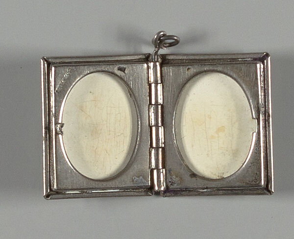 Locket, Silver