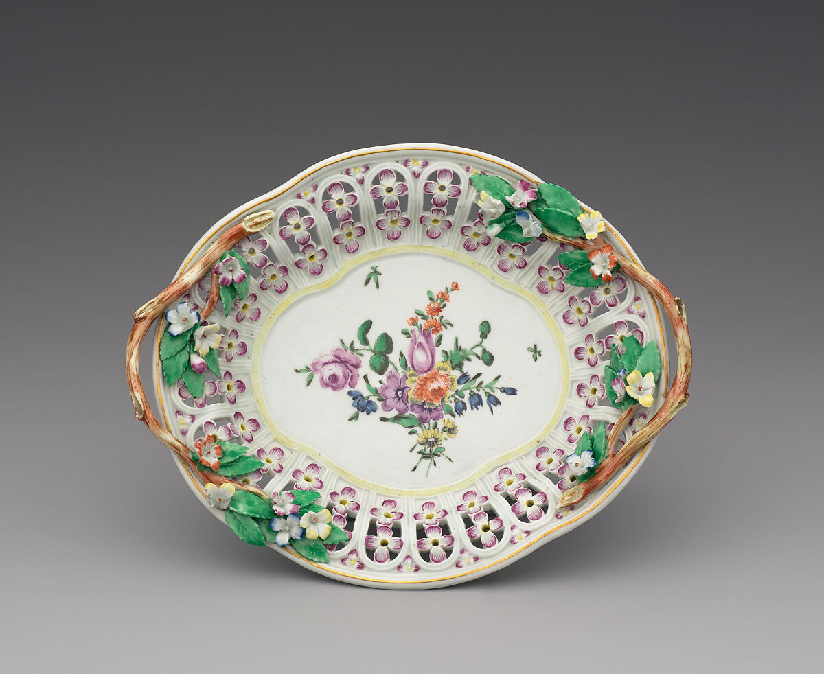 Tray for a dessert basket, Worcester factory (British, 1751–2008), Soft-paste porcelain, British, Worcester 