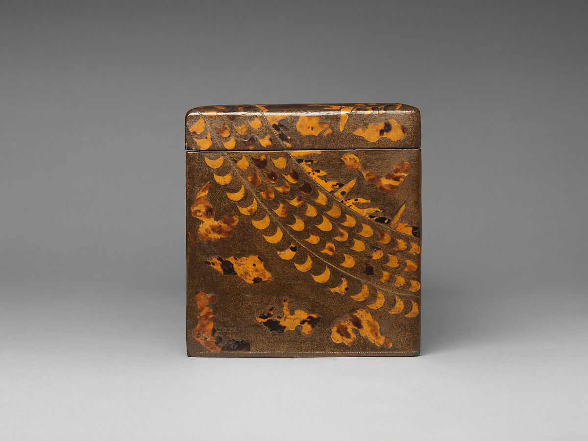 Box decorated with dragon, Lacquer, tortoiseshell, and brass grame, Korea