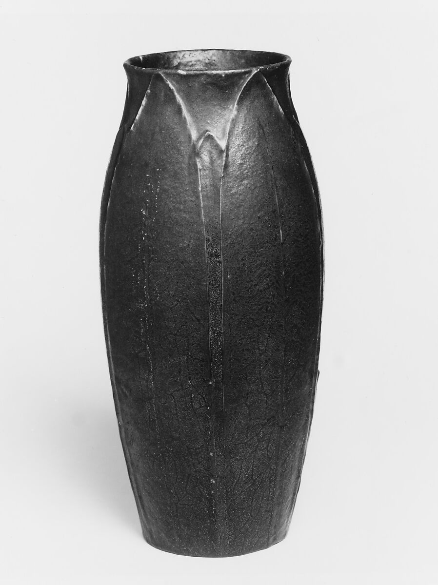 Vase, Grueby Faience Company (1894–ca. 1911), Earthenware, American