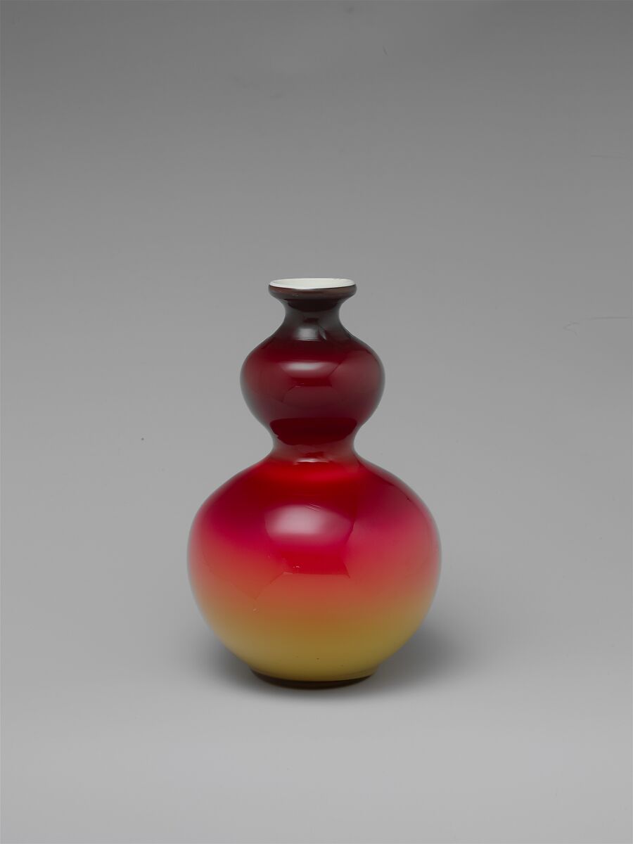 Vase, Hobbs, Brockunier and Company (1863–1891), Blown peachblow glass, American 