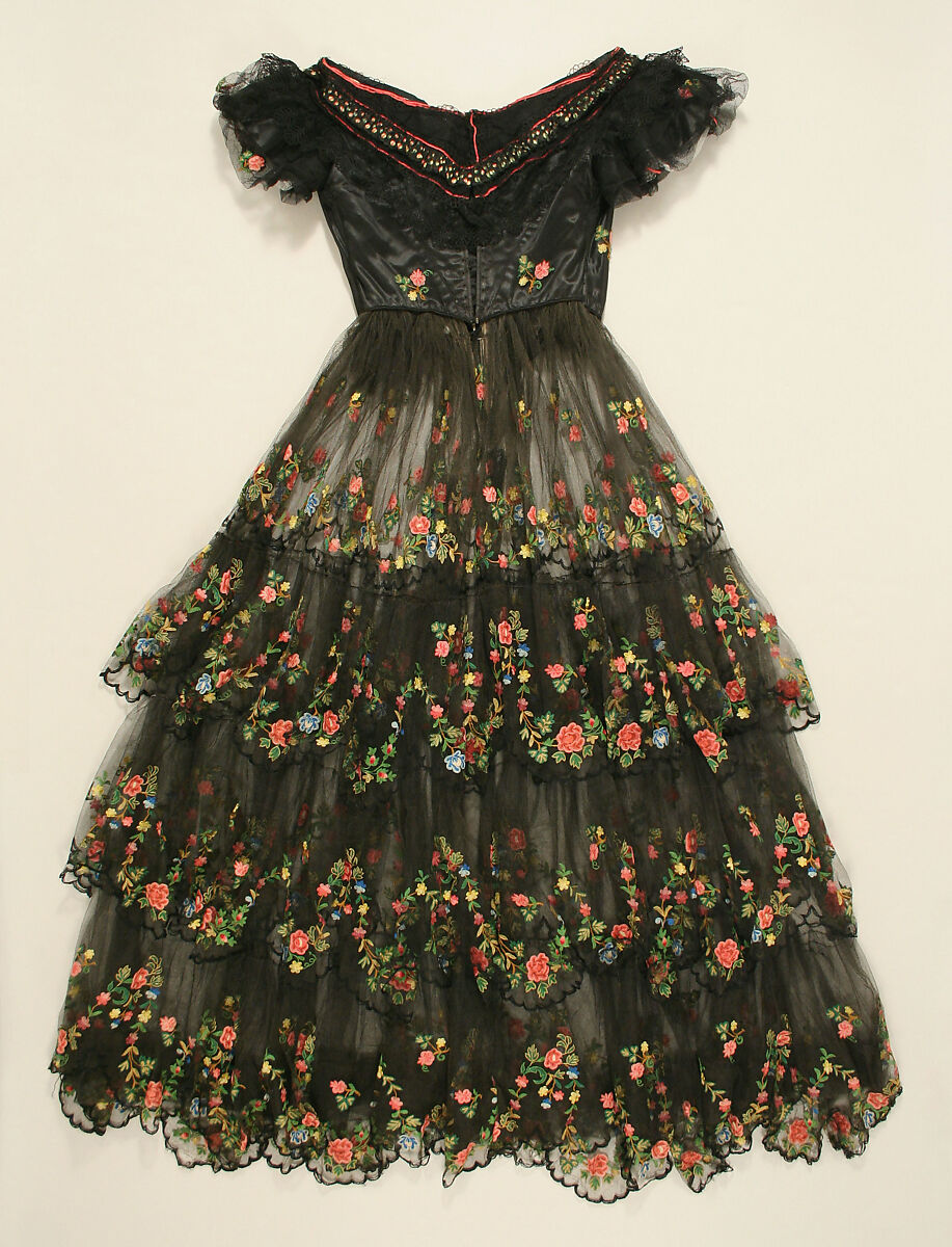 Evening dress, silk, probably British