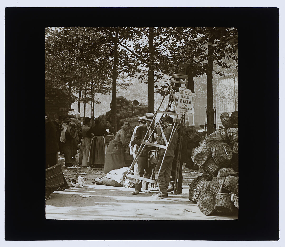 Le Photographe des Halles, Louis Vert (French, 1865–1924), Gelatin silver transparency on glass