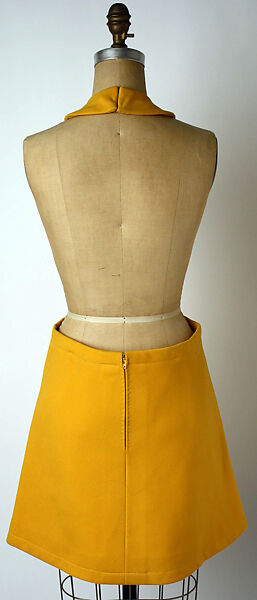 Miniskirt, Pierre Cardin (French (born Italy), San Biagio di Callalta 1922–2020 Neuilly), wool, plastic (cellulose nitrate), French