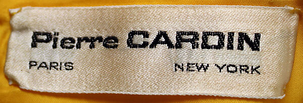 Miniskirt, Pierre Cardin (French (born Italy), San Biagio di Callalta 1922–2020 Neuilly), wool, plastic (cellulose nitrate), French