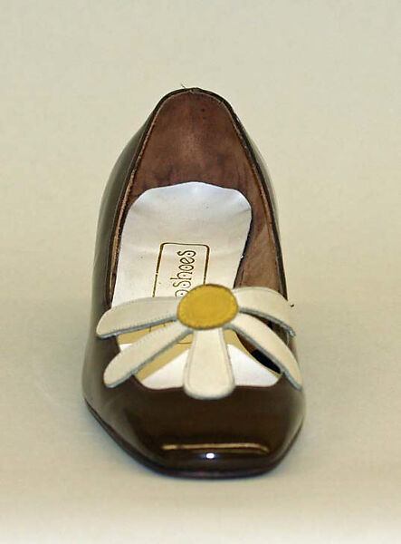 Pumps, Golo Footwear Corporation, leather, plastic (vinyl), American