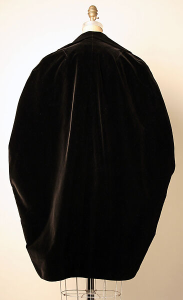 Cape, Pauline Trigère (American, born France, Paris 1908–2002 New York), silk, American