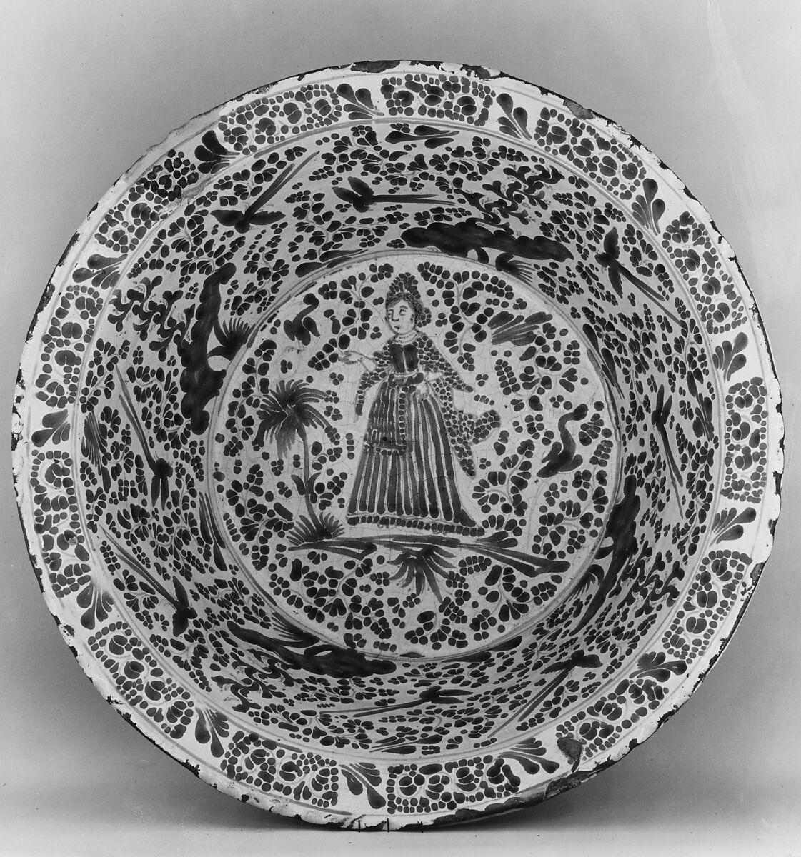 Basin, Attributed to Damián Hernández (Mexican, active 1607–70), Tin-glazed earthenware, Mexican