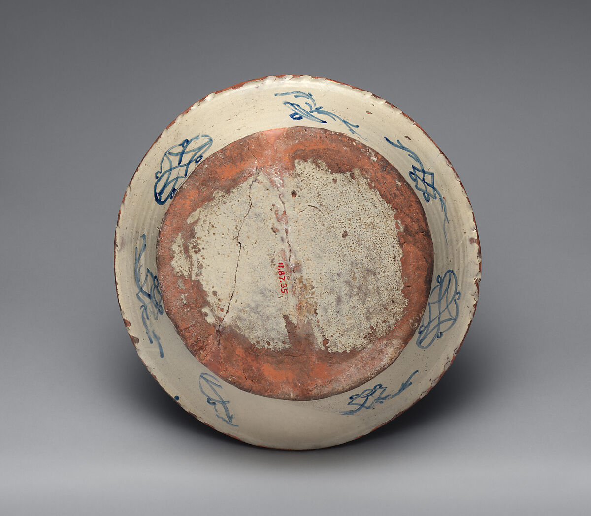 Basin with double-headed eagle, Tin-glazed earthenware, Mexican