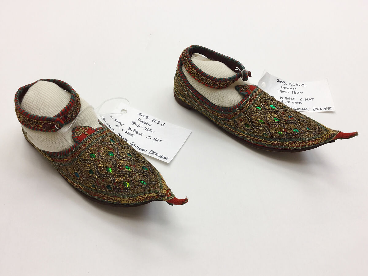 Ensemble, a) silk, cotton, metallic;  b,d,e) cotton, metallic, glass; c) cotton, metallic, glass, insect, India