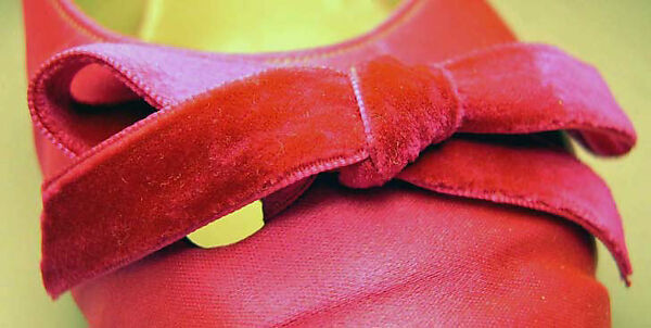 Evening ensemble, (a, b) House of Givenchy (French, founded 1952), silk, fur, French