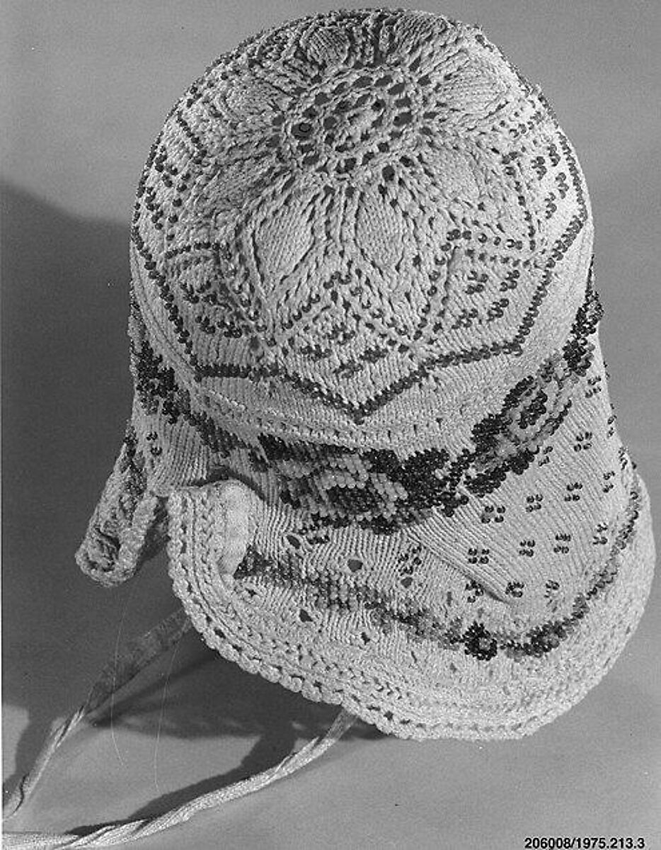 Christening cap, cotton, linen, glass beads, European