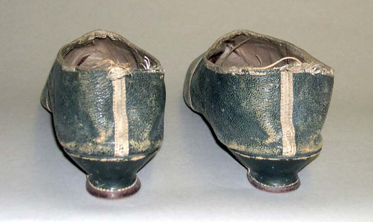 Slippers, leather, linen, British