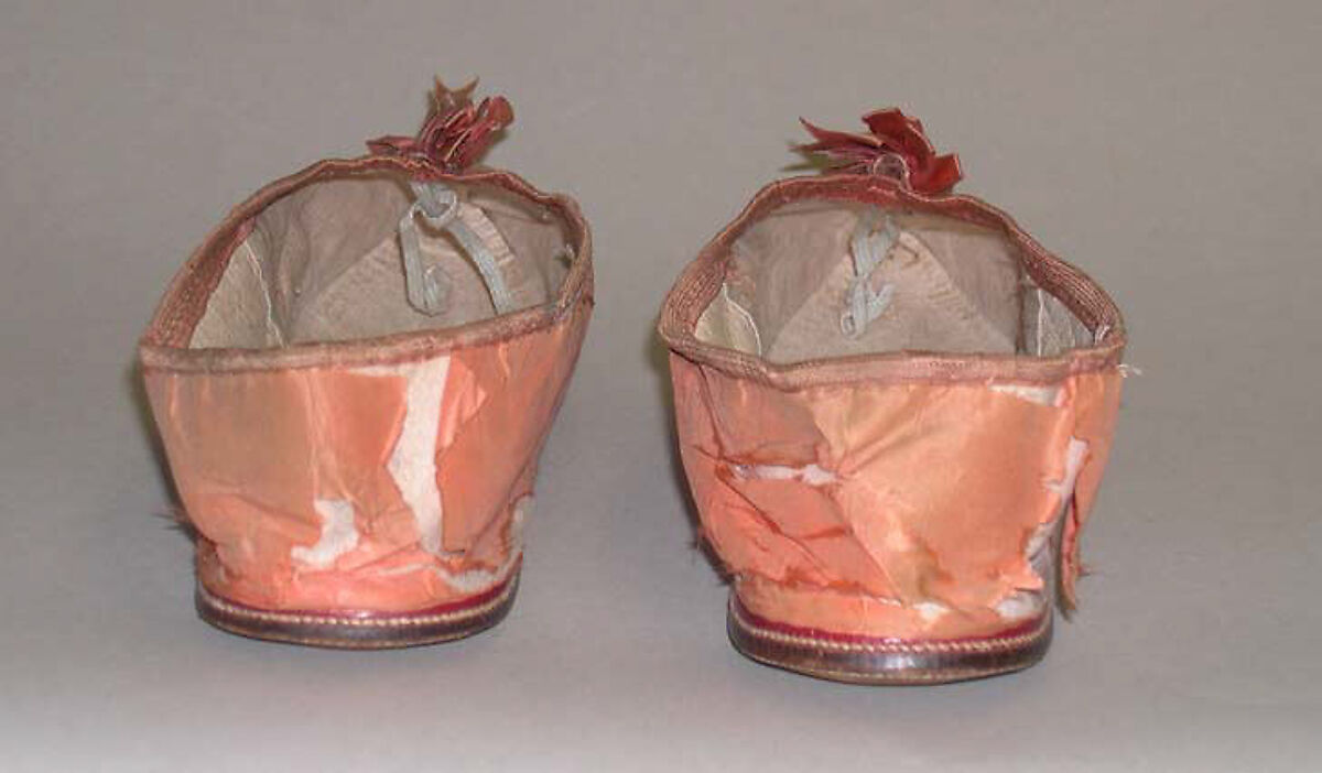 Slippers, silk, leather, British
