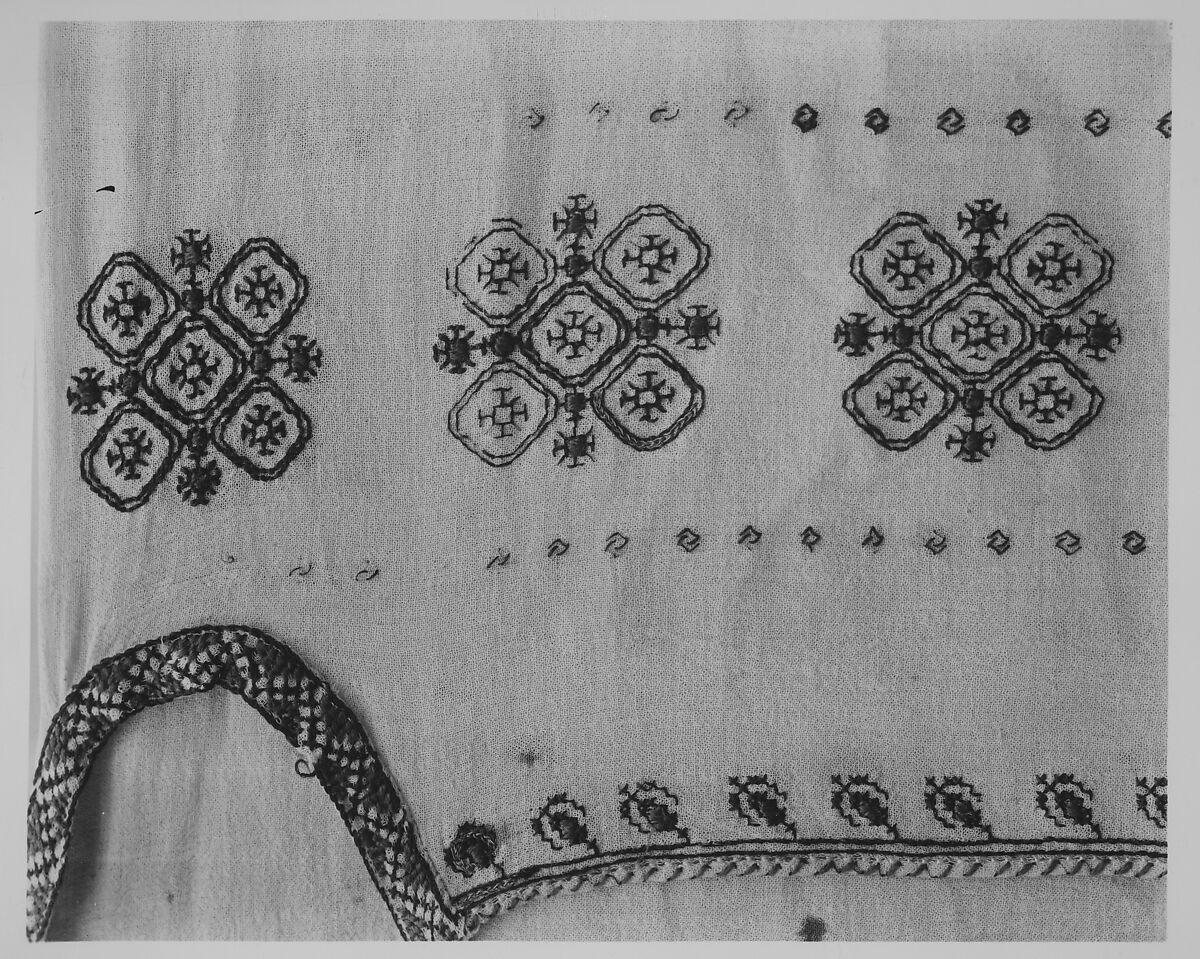 Ensemble, linen, Romanian