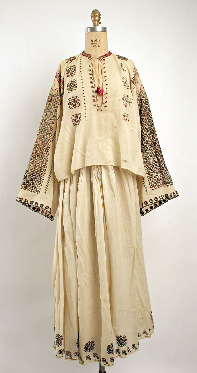 Ensemble, linen, Romanian