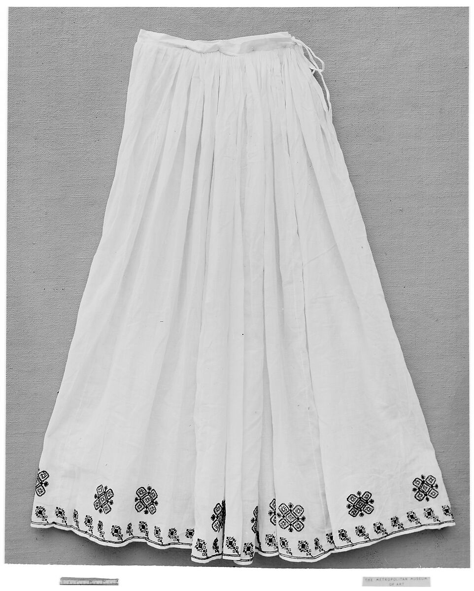 Ensemble, linen, Romanian