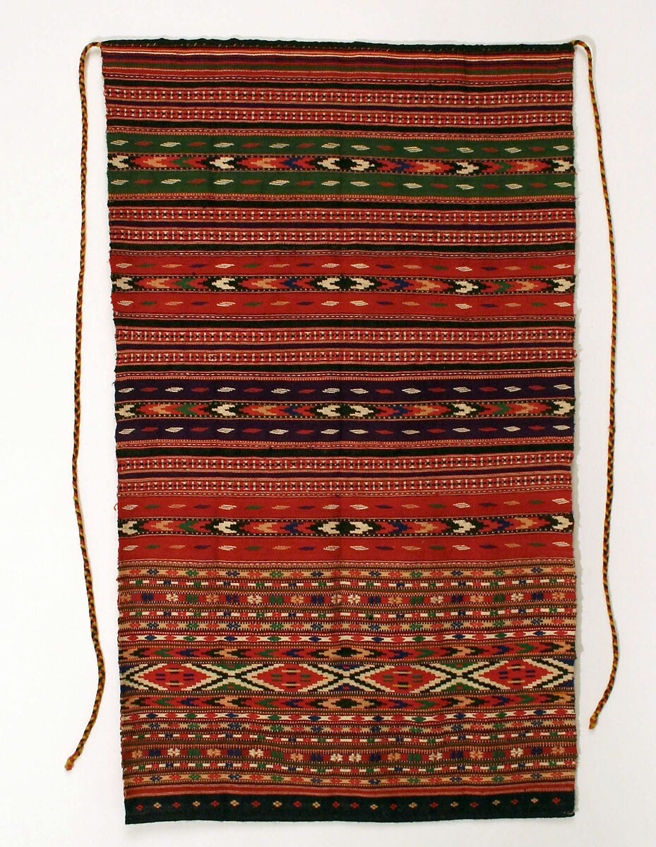 Ensemble, (a, c) cotton
(b,d) wool, Romanian