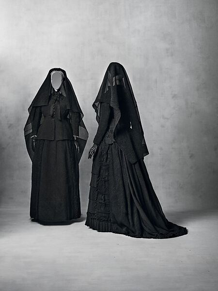 Mourning dress, silk, glass, French