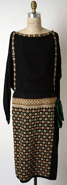 Dress, Edward Molyneux (French (born England), London 1891–1974 Monte Carlo), silk, French 
